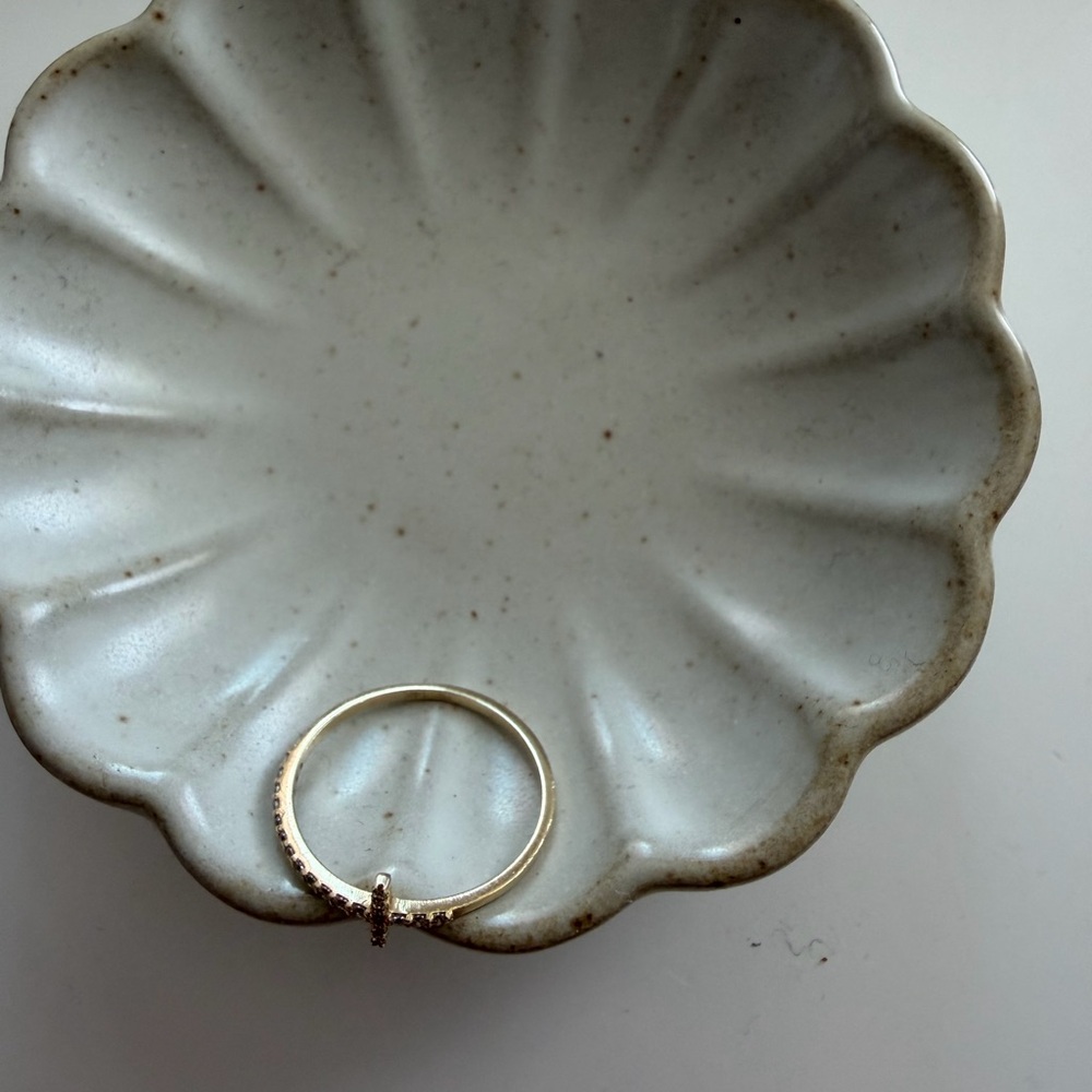 14k Gold Cross Ring Size 7 - Picture 3 of 4